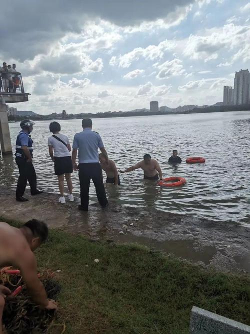 994.994.cσm查询开奖号码和女子救儿子不幸溺亡与女子救儿子不幸溺亡视频