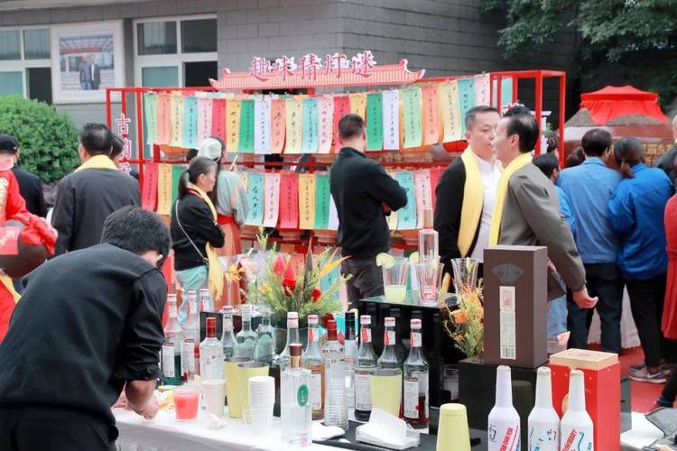 新澳门2025年开奖记录和胖东来白酒现身澳洲与胖东来怼酒代购