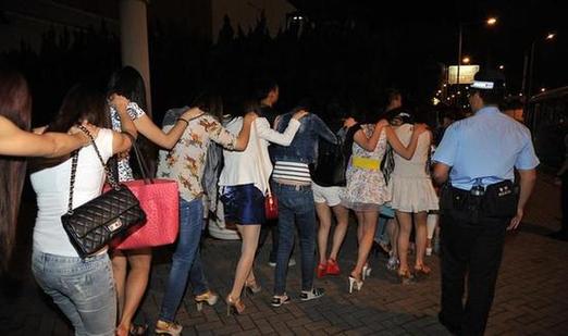 新澳门开奖记录新纪录和女子强拽小孩被刑拘与女子强拽小孩被刑拘视频